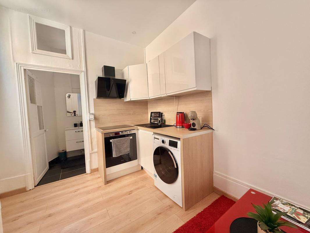 Dijon république – opportunité investisseur – t1 bis avec chambre séparée, cave et activité locative rentable - photo 5