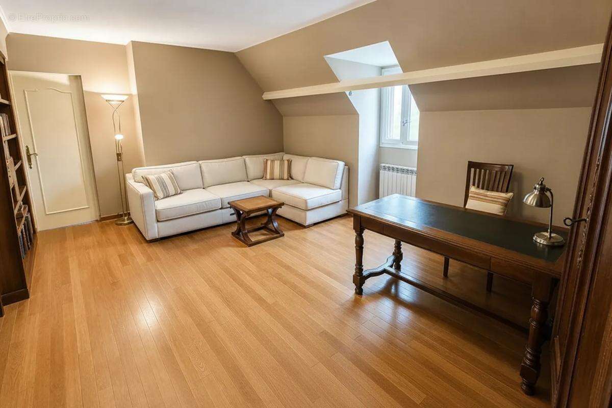 Maison de 230 m² avec terrasse et vue panoramique - photo 9