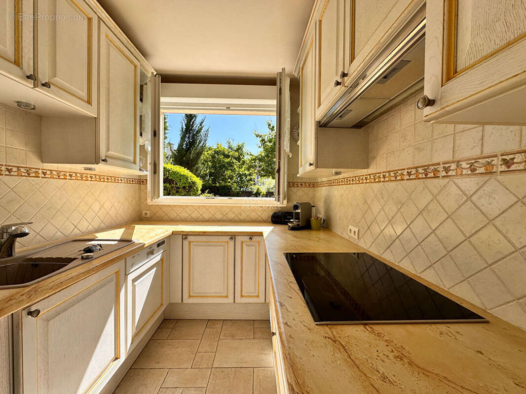 Appartement à SEVRES