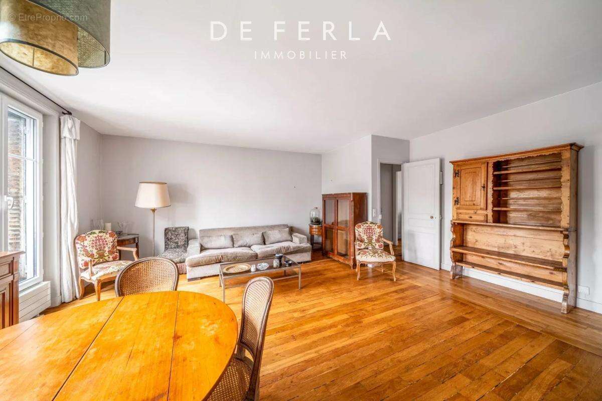Appartement à PARIS-14E