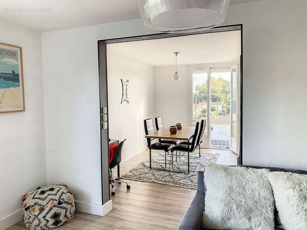 Appartement à VILLENAVE-D&#039;ORNON