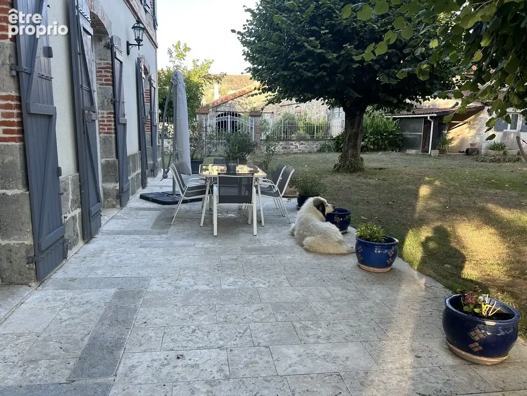 Maison pierre de 220 m2 avec terrain clos - photo 13