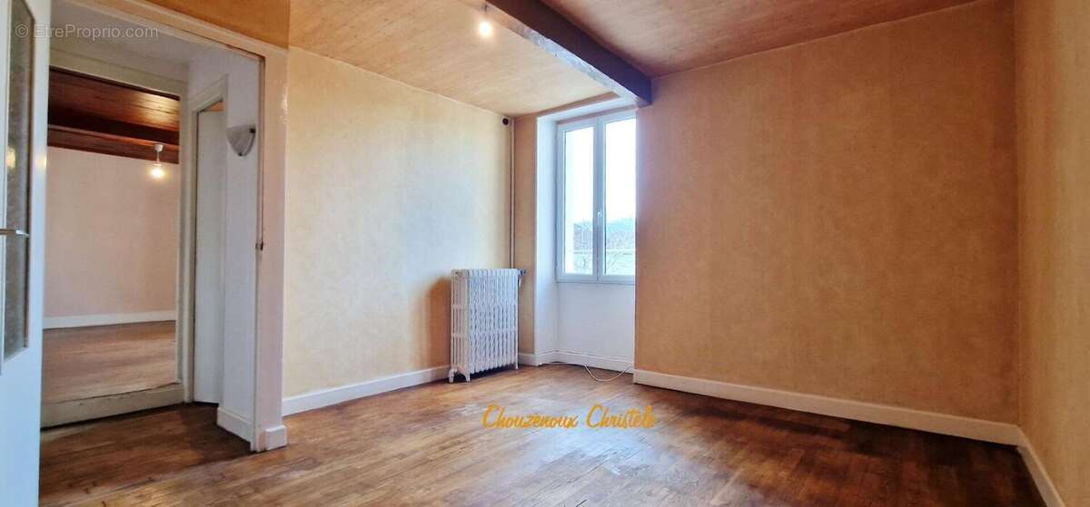 Maison à TERRASSON-LAVILLEDIEU