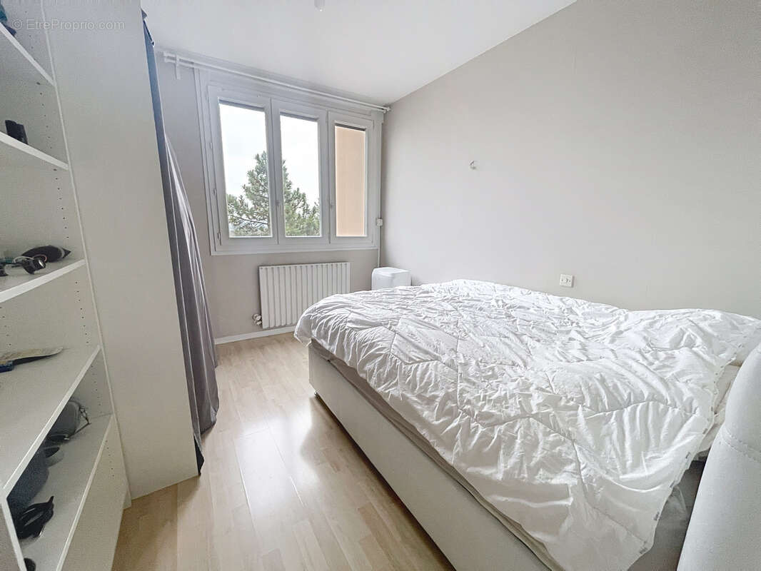 Appartement à SAINT-GENIS-LAVAL