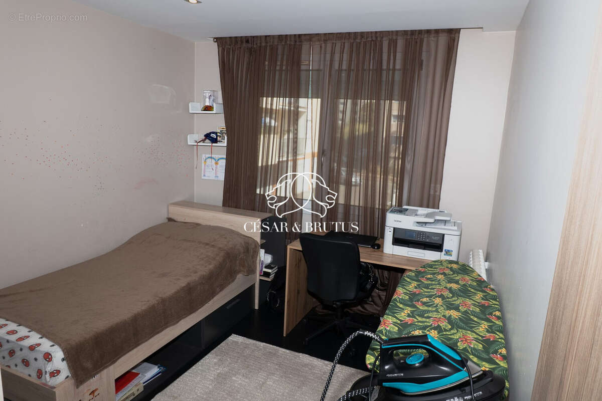 Appartement 94 m² à Decines-Charpieu  - photo 5