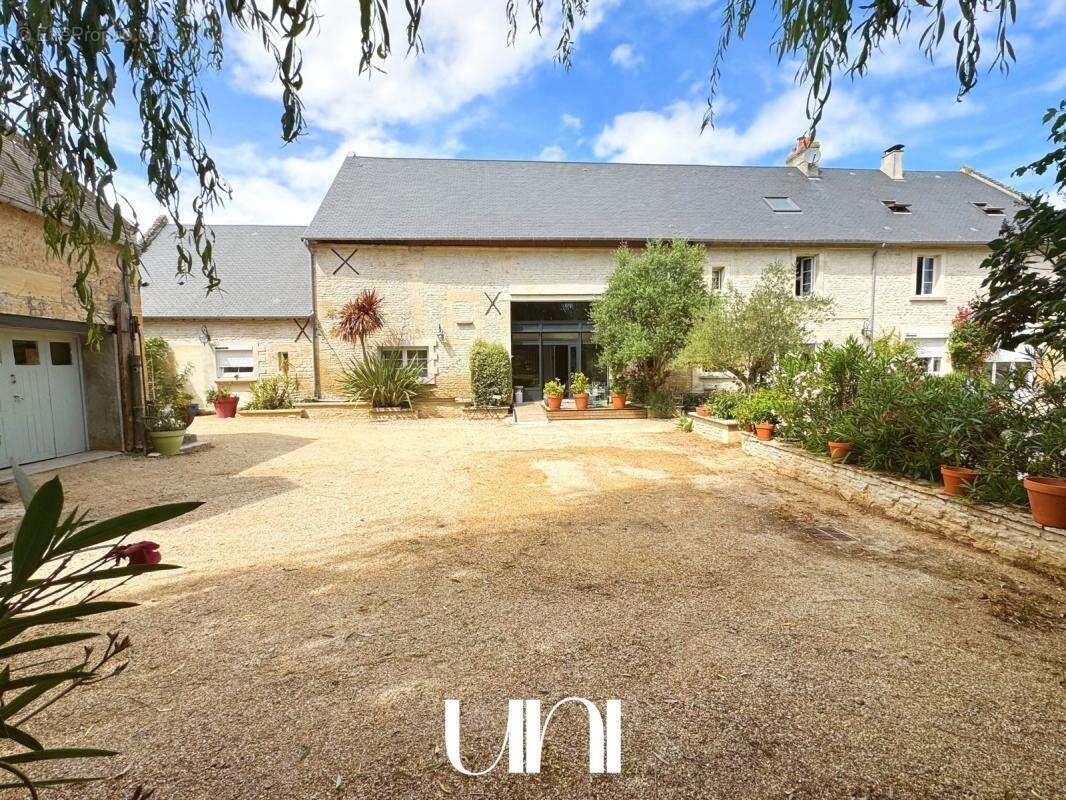 Maison à SAINTE-CROIX-SUR-MER