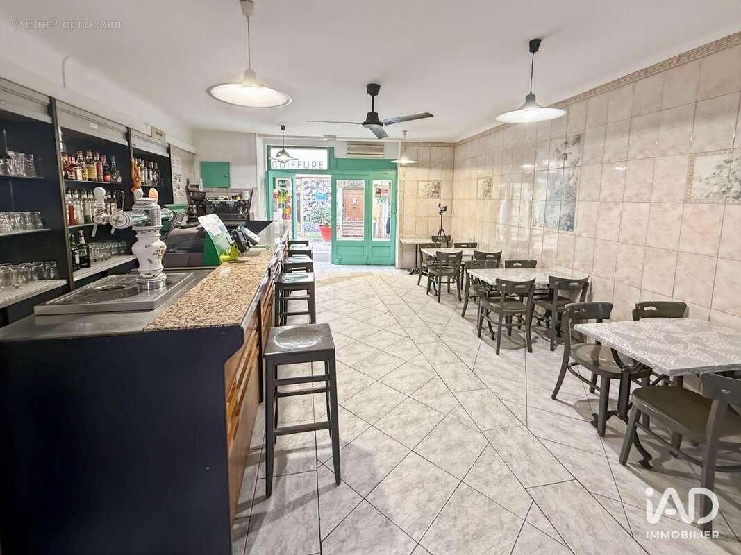 Photo 2 - Commerce à SAINT-MAXIMIN-LA-SAINTE-BAUME