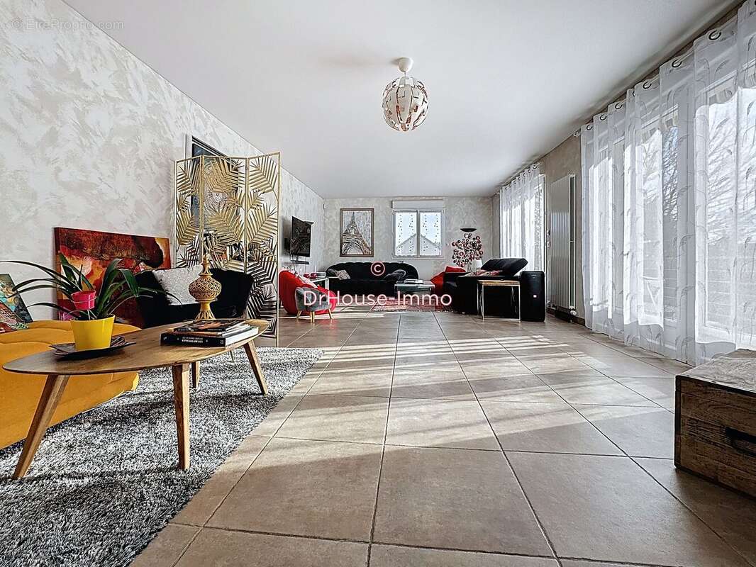 Maison à AMILLY
