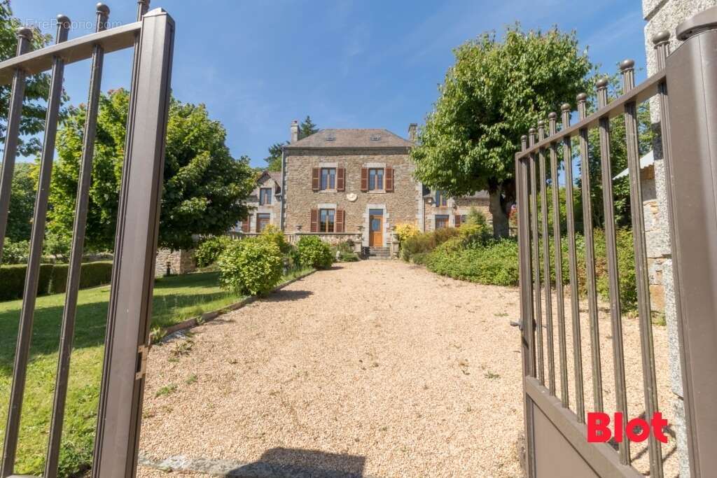 Maison à SAINT-OUEN-DES-ALLEUX