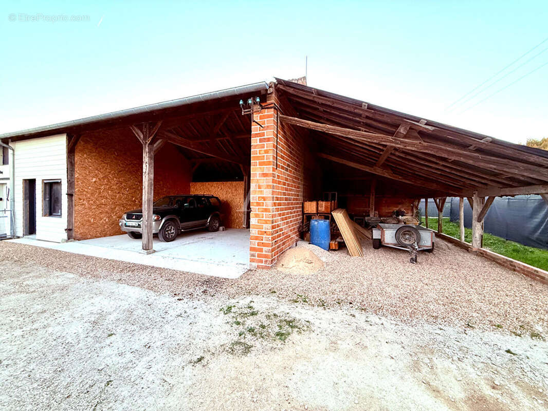 Maison à MARCILLY-EN-VILLETTE