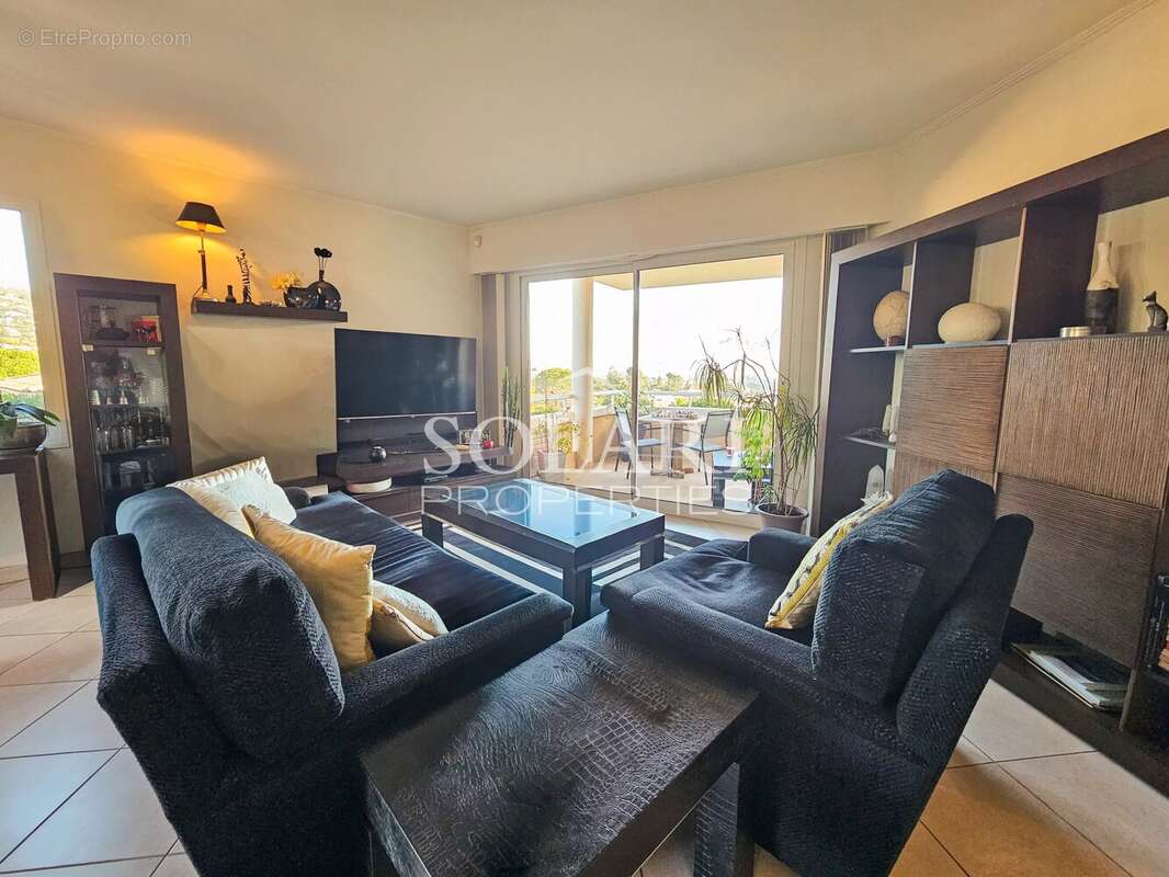 Appartement à MANDELIEU-LA-NAPOULE