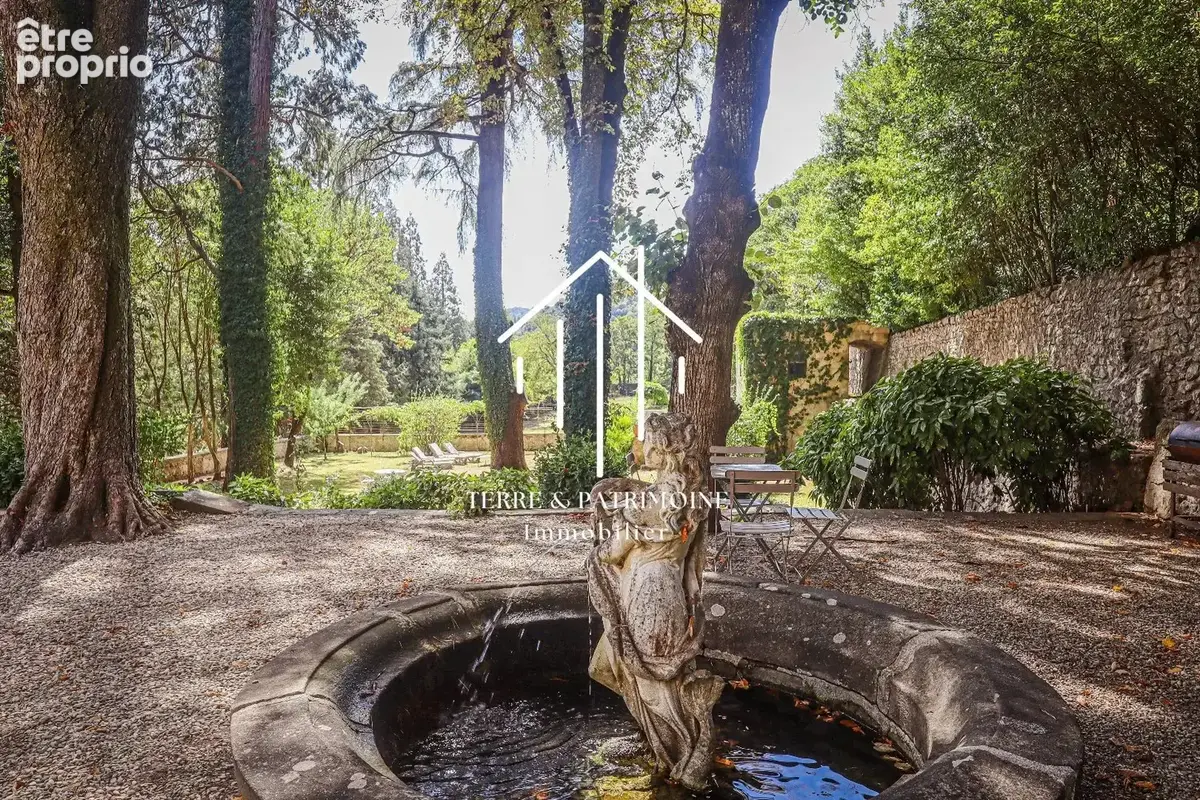 Maison de maître au cœur d’un parc de plus de 8 000 m² à Vals-les-Bains - photo 4