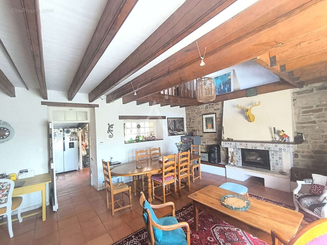 Maison à GROSBREUIL
