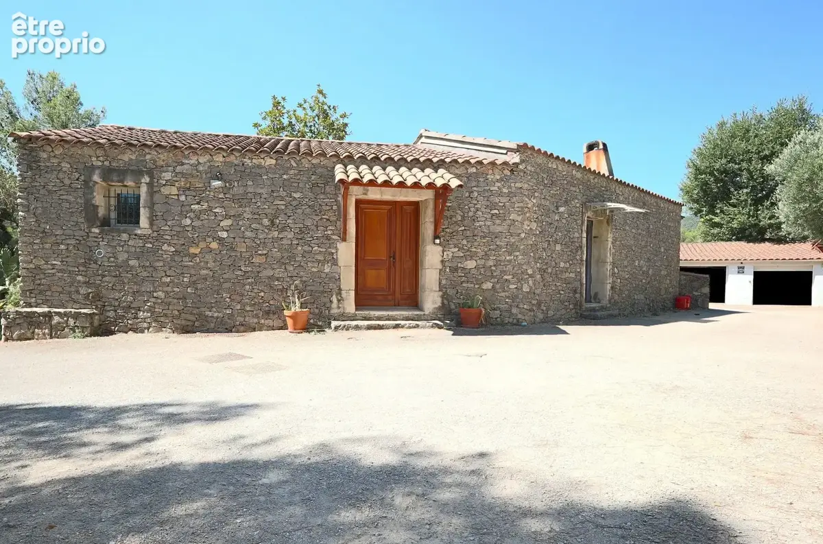 Maison 7 pièces 190 m² à vendre à La Roquebrussanne (83136) - photo 3