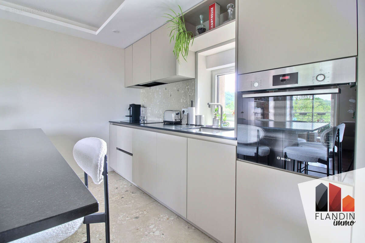 Appartement à SEREZIN-DU-RHONE