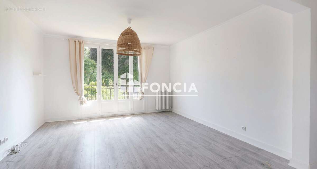 Appartement à L'HAY-LES-ROSES