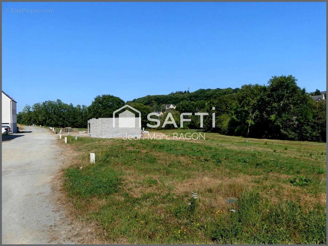 Photo 3 - Terrain à MONTREUIL-SOUS-PEROUSE