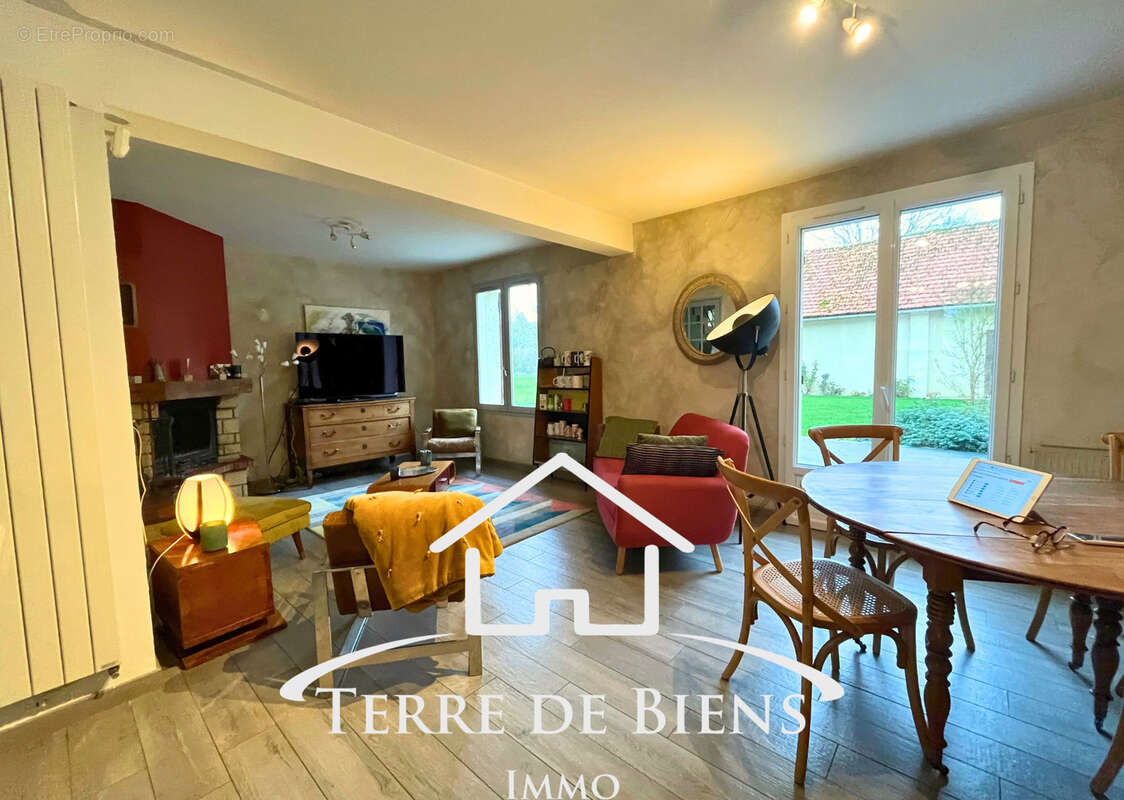 Maison à ROZIERES-SUR-CRISE