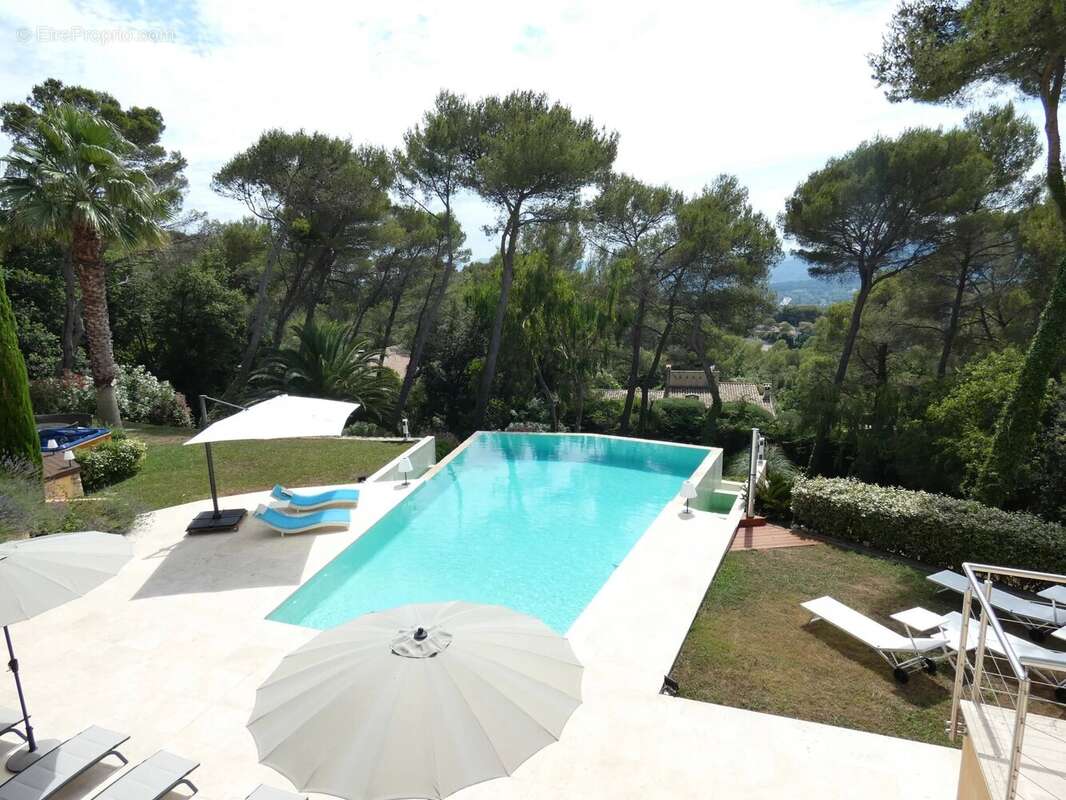 Maison à MOUGINS