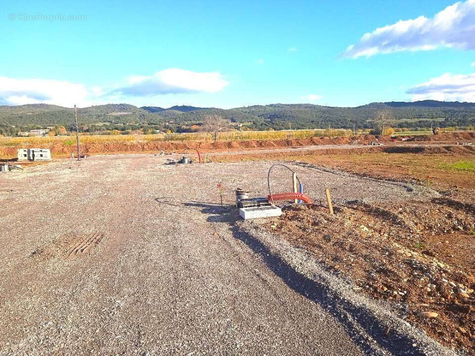 Terrain 432 m² à Les Mees  - photo 3