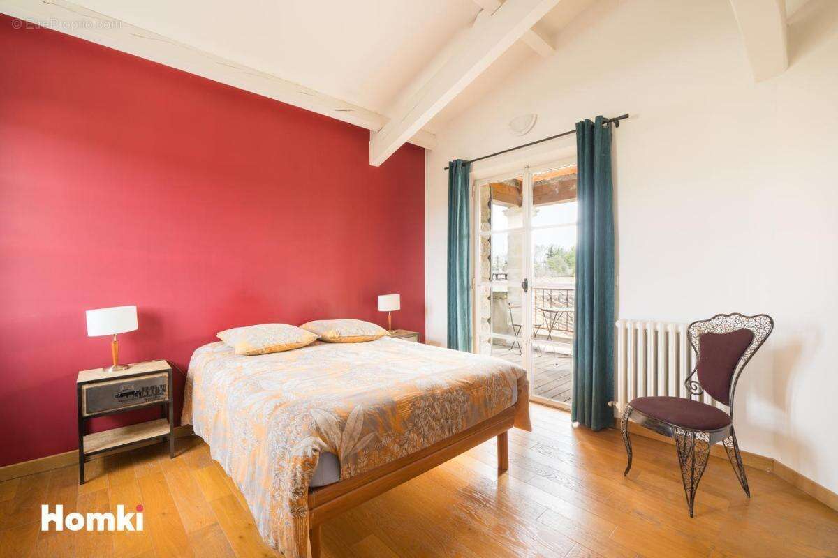 Maison à MONTAREN-ET-SAINT-MEDIERS