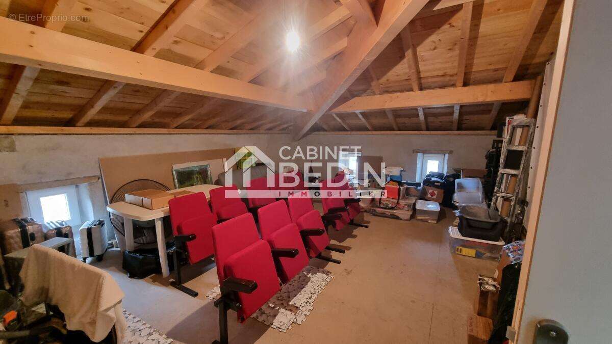 Maison à AURIAC-SUR-VENDINELLE