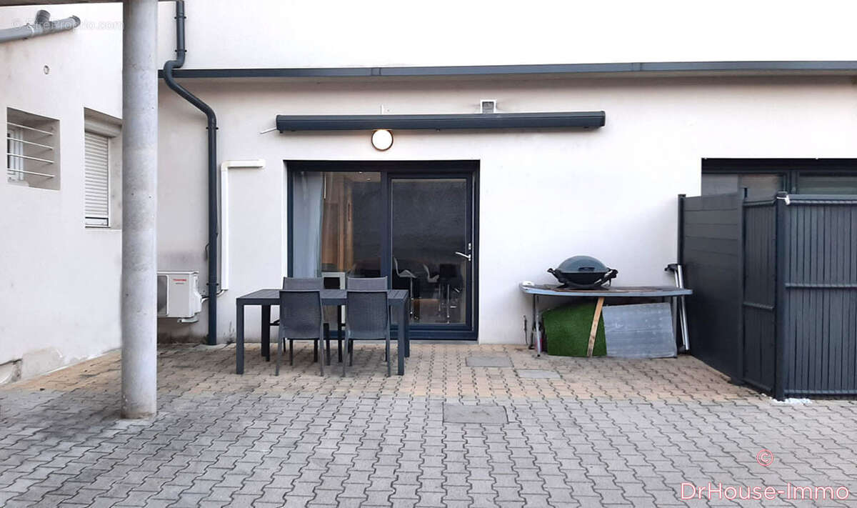 Appartement à UNIEUX