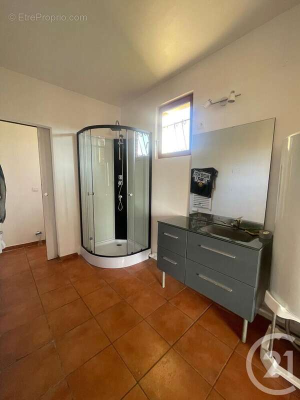 Maison à PETIT-PALAIS-ET-CORNEMPS