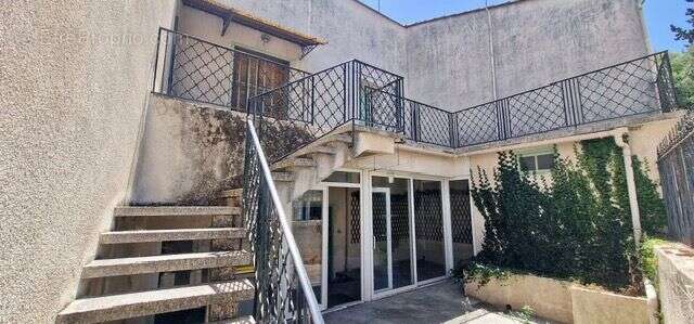 Maison 183 m² à Saint-Aunes  - photo 2