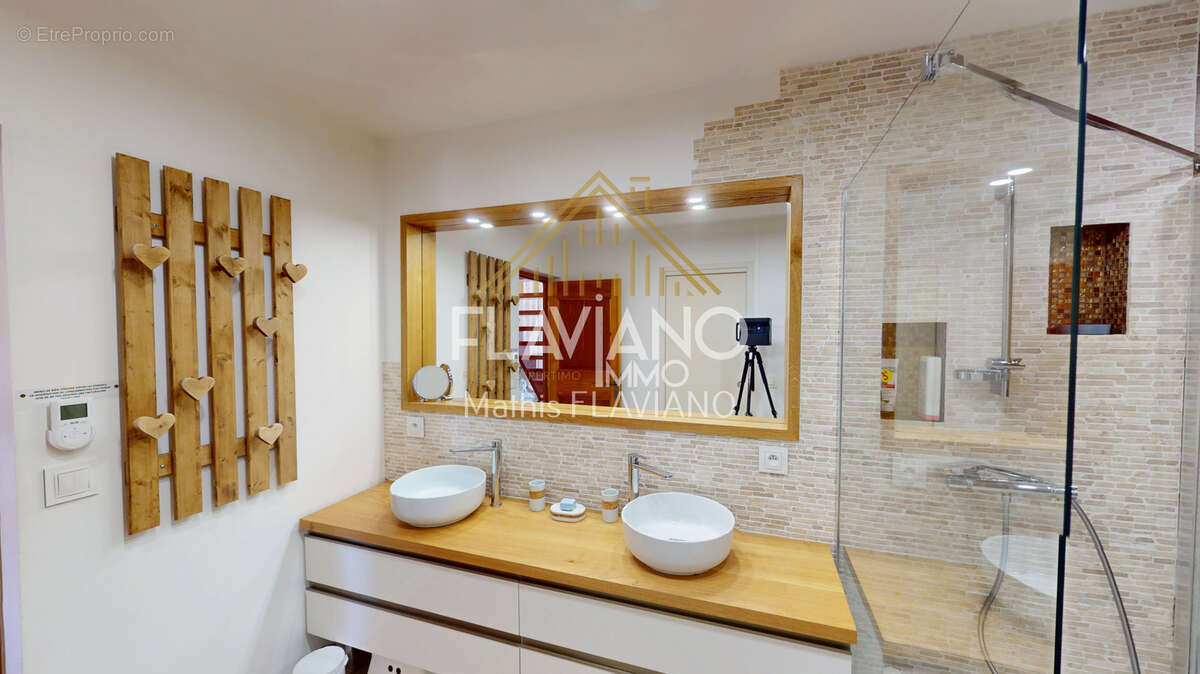 Maison à UVERNET-FOURS