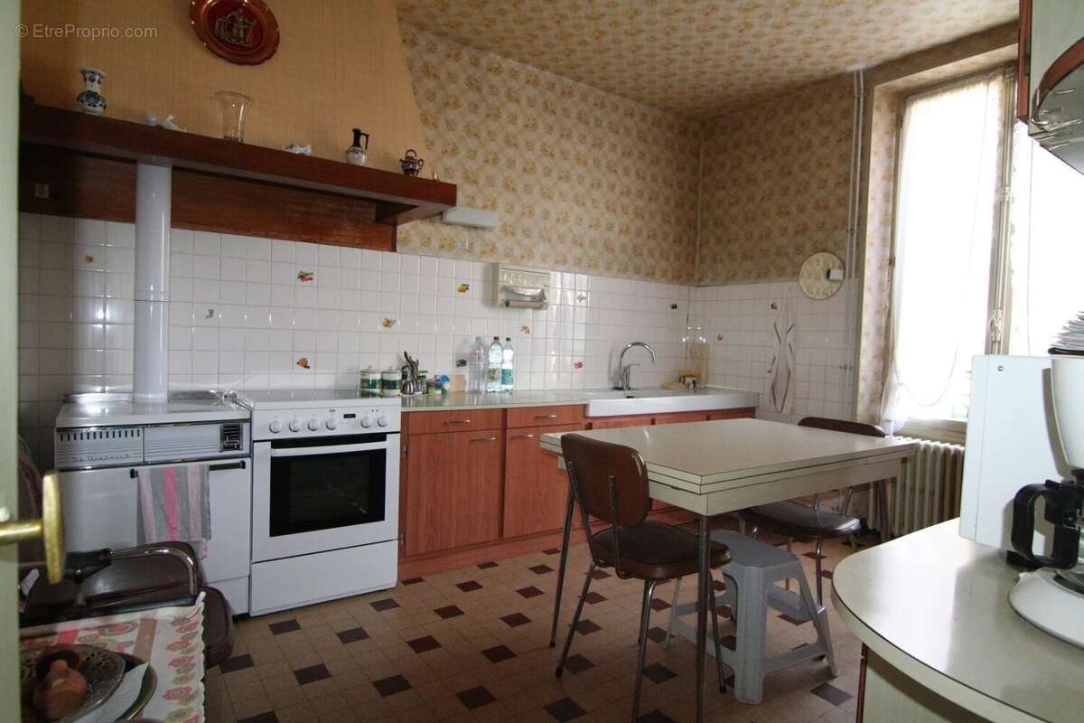 Maison à SAINT-CHERON