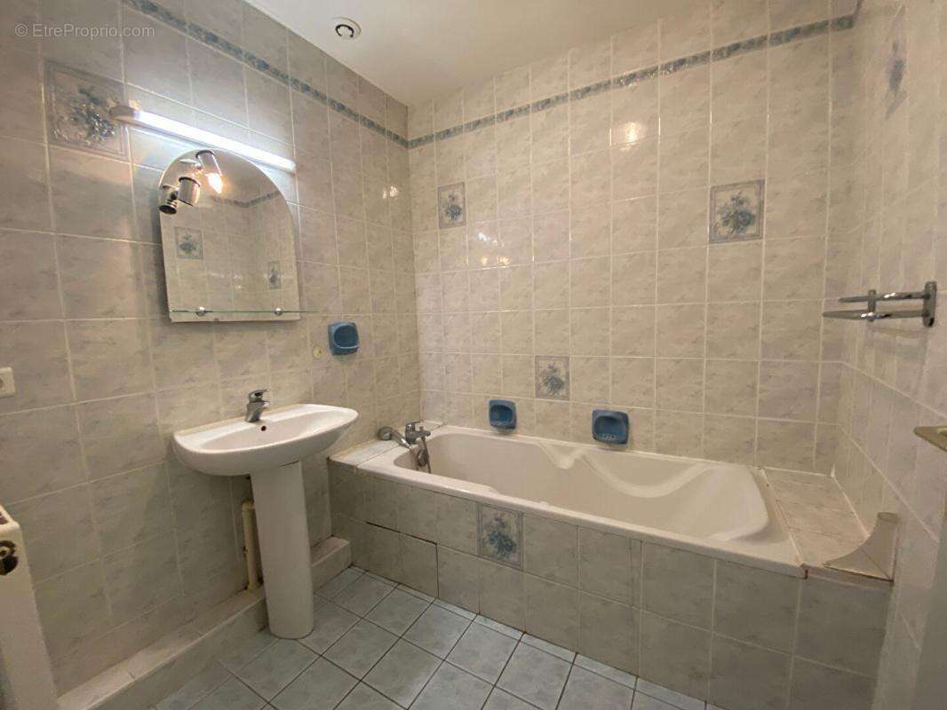 Appartement à VIEU-D'IZENAVE