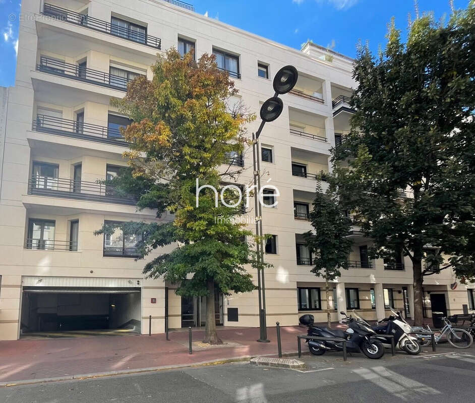 Parking à LEVALLOIS-PERRET