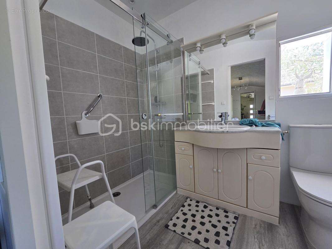 Magnifique Pavillon de plain pied de 149m² avec patio et dépendances à Avril sur Loire - photo 15