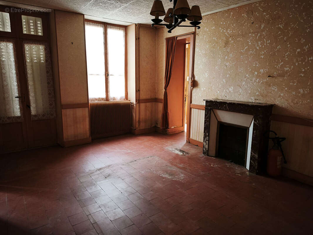 Maison à BILLY-CHEVANNES