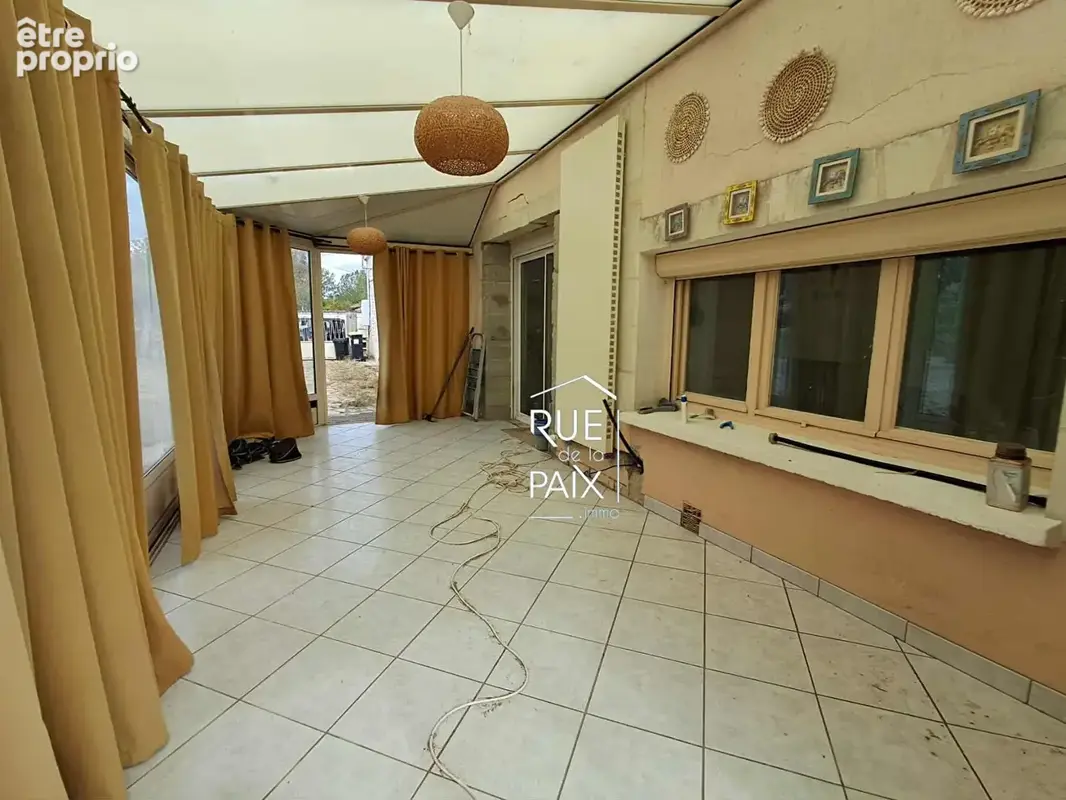 Maison d'habitation avec dépendances et jardin - photo 8