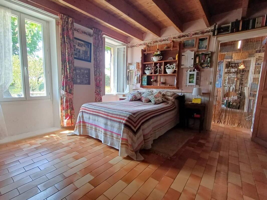 Charmante ferme charentaise avec vue magnifique et potentiel gîte - photo 4