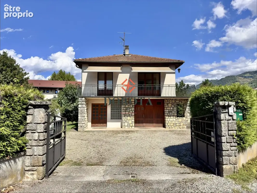 Photo Maison à Domene au prix de 315 000€