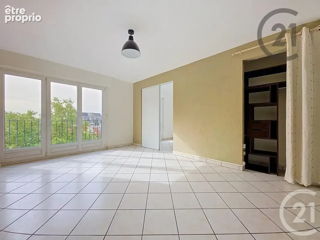 Appartement 4 pièces 74 m² à vendre à Troyes (10000) - photo 2