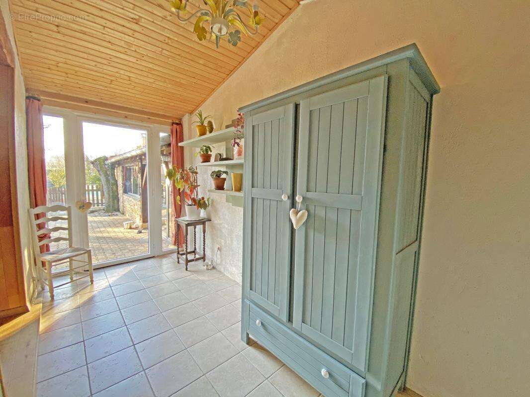 Maison à COURS-DE-PILE