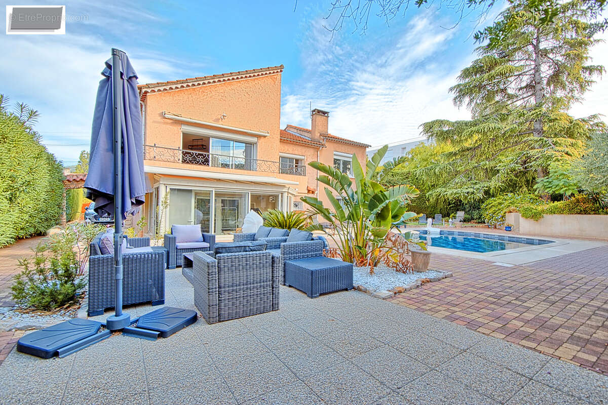 Maison à LA VALETTE-DU-VAR