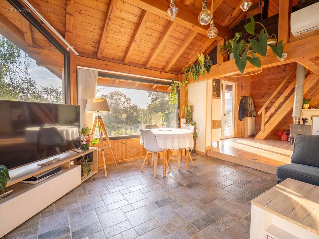 Maison 74 m² à Champanges  - photo 4