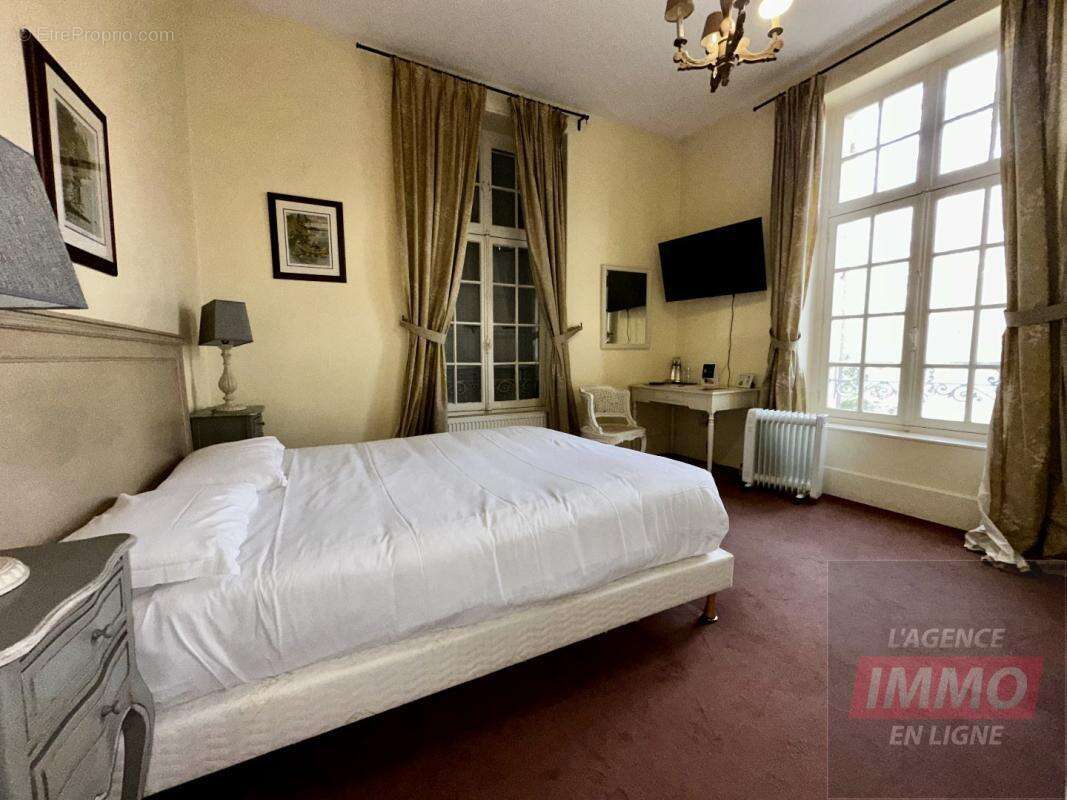 Maison 680 m² à Pontoise  - photo 16