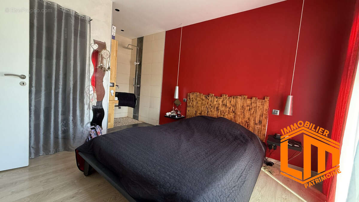 Chambre parental  - Maison à MONTBLANC