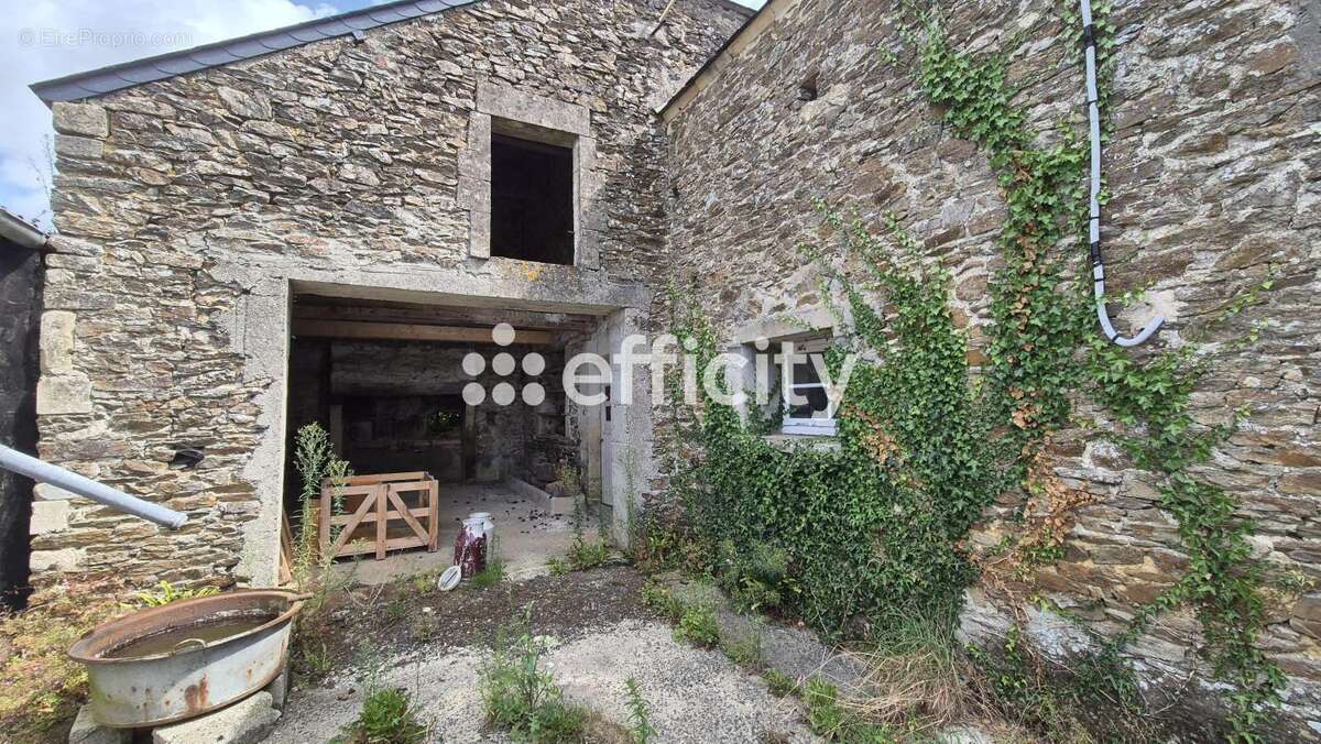 Maison à LE MOLAY-LITTRY