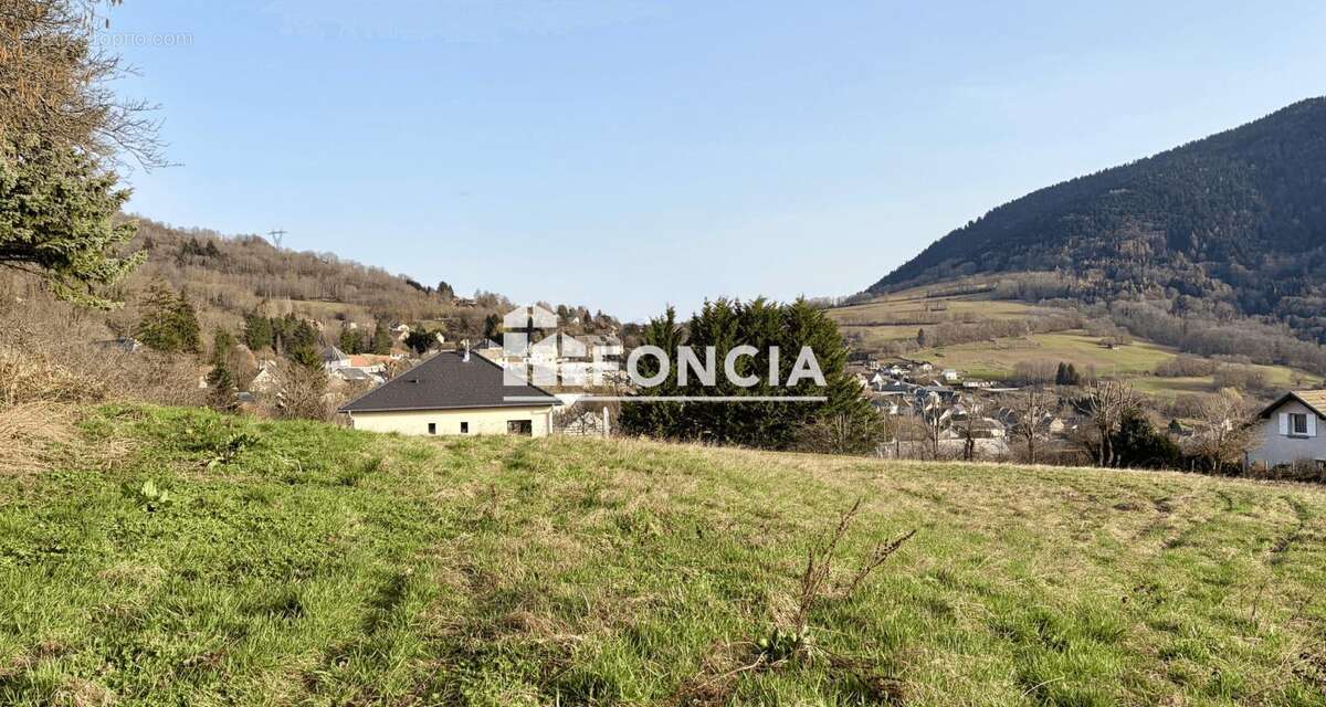 Terrain à LA MOTTE-D'AVEILLANS