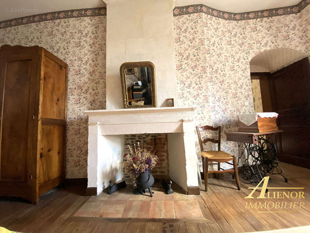 Maison de caractère en pierre avec dépendances- Saint-Pierre-de-Côle 24800 - photo 11
