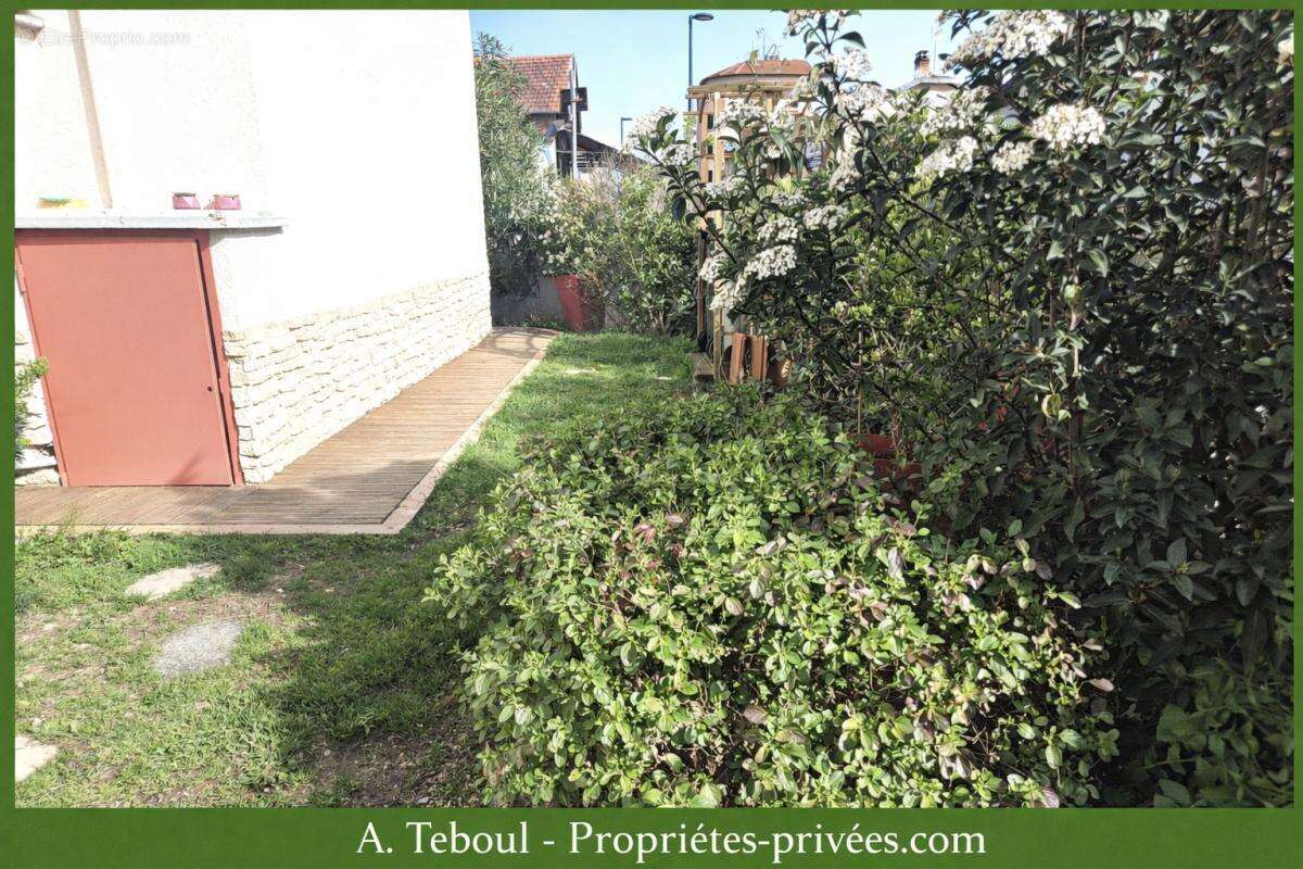 Maison à VILLEURBANNE