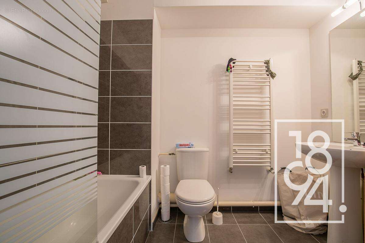 Appartement à MARSEILLE-4E