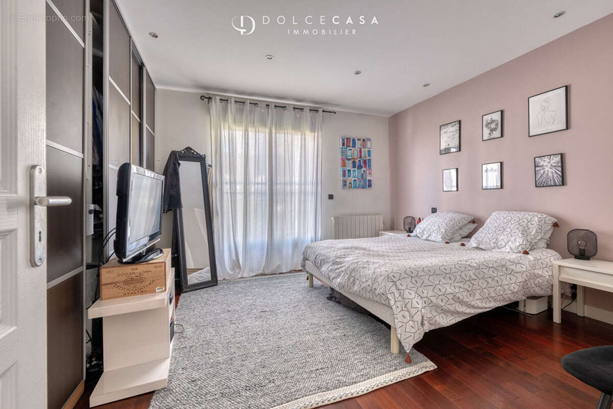 Maison à BRY-SUR-MARNE